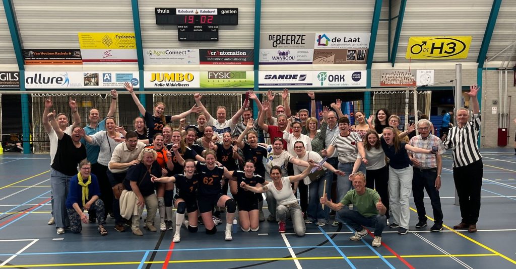 De Dames 1 Naar de 3de divisie!